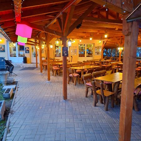 Grill Terasz Etterem Es Szallashely Mezőkövesd Exterior foto