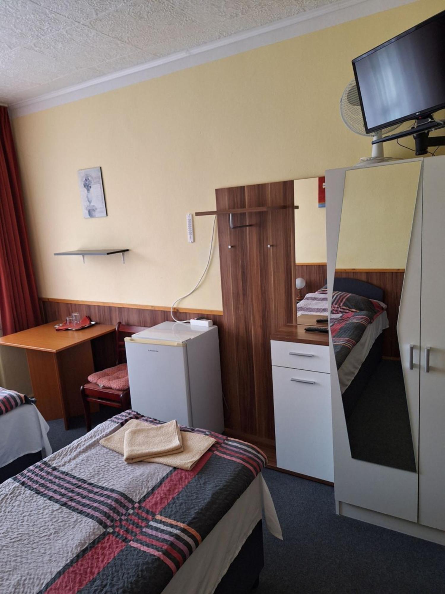 Grill Terasz Etterem Es Szallashely Mezőkövesd Exterior foto