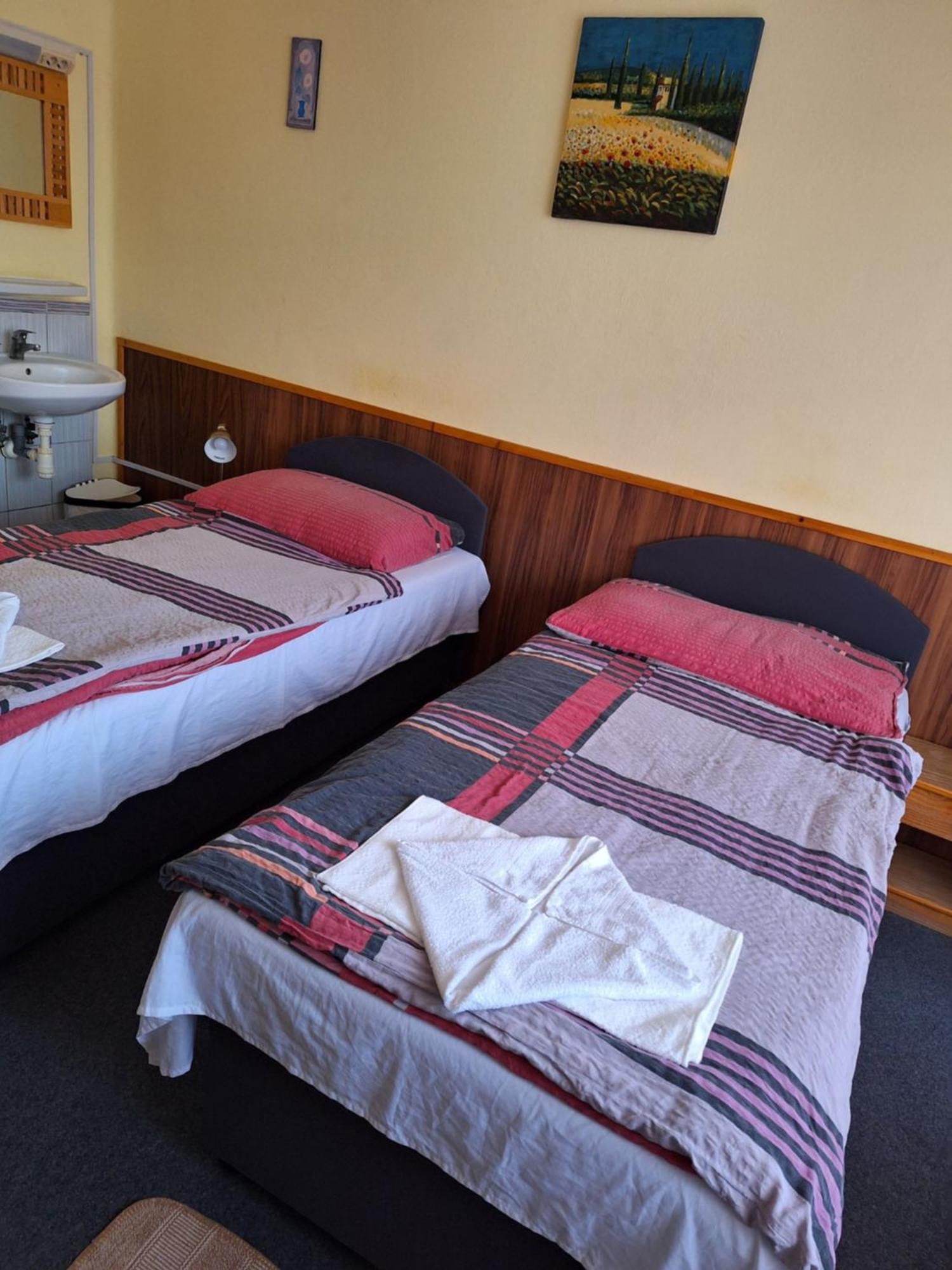 Grill Terasz Etterem Es Szallashely Mezőkövesd Exterior foto