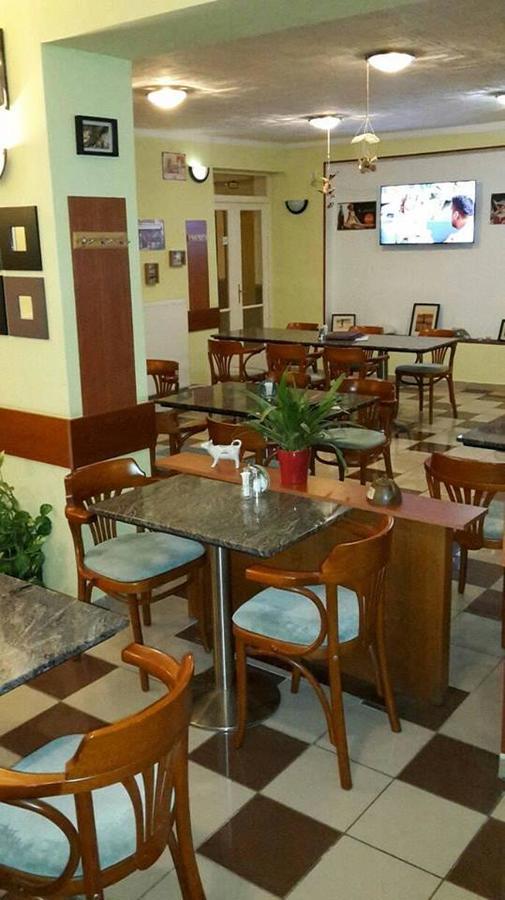 Grill Terasz Etterem Es Szallashely Mezőkövesd Exterior foto