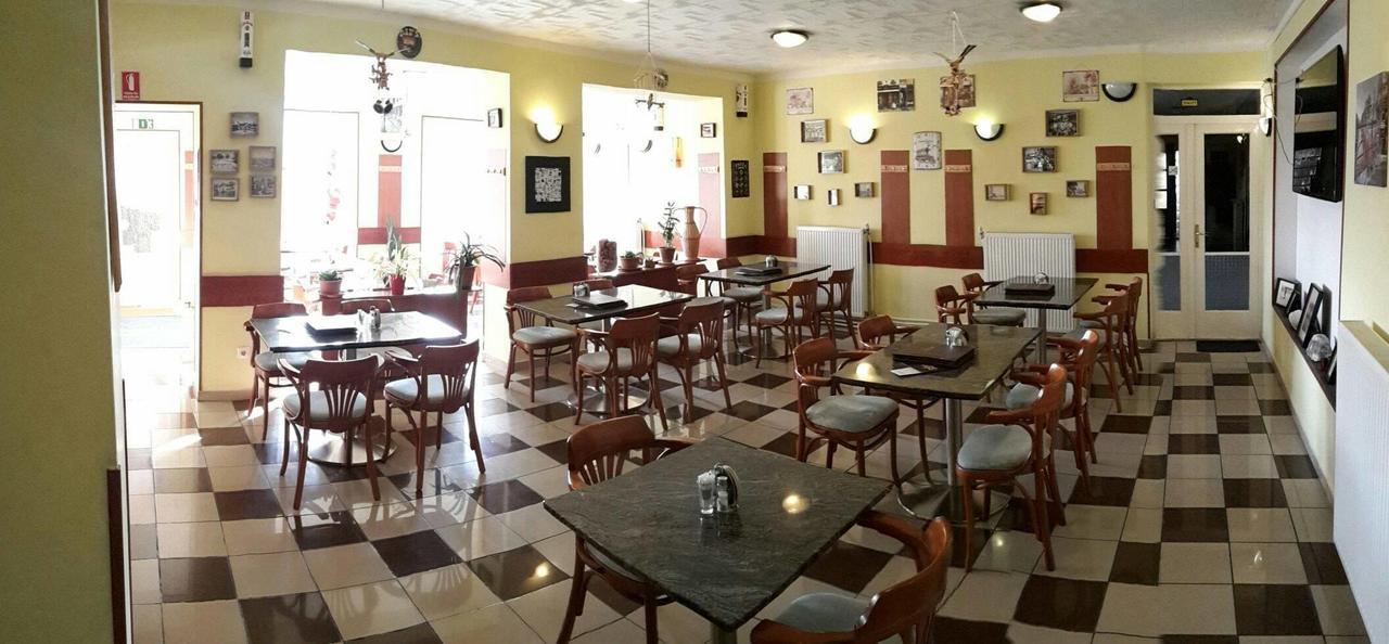 Grill Terasz Etterem Es Szallashely Mezőkövesd Exterior foto